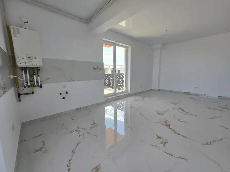 Apartament cu 3 camere decomandat în Dobroești