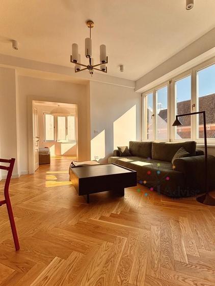 Apartament cu 3 camere semidecomandat, mobilat în Central