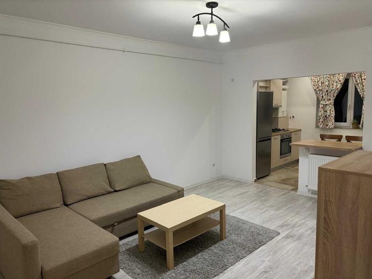 Apartament cu 2 camere decomandat în Roșu