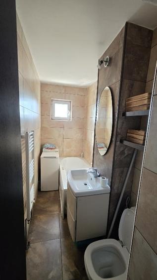 Apartament cu 3 camere semidecomandat, mobilat în Complex Studențesc