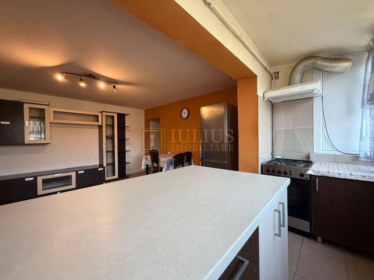 Apartament cu 3 camere semidecomandat, mobilat în Girocului
