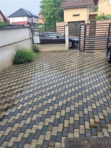 Casă cu 4 camere cu Teren 230 Mp în Micro 3