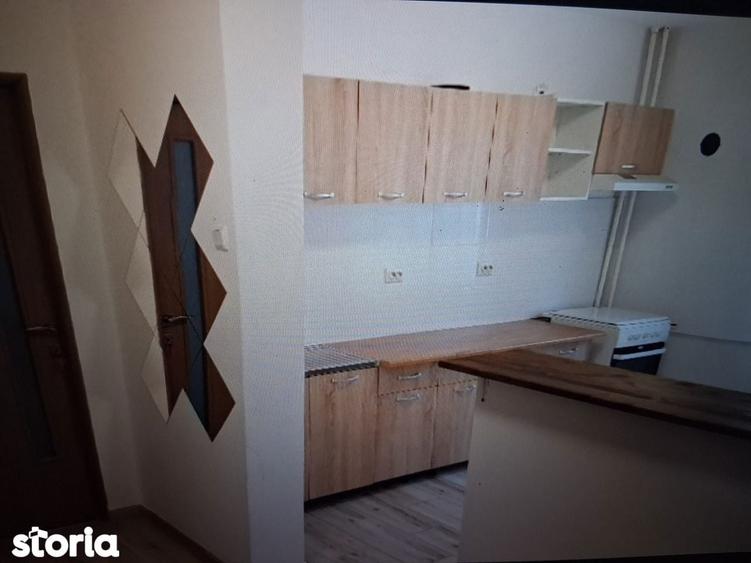 Apartament cu 2 camere decomandat în Tei
