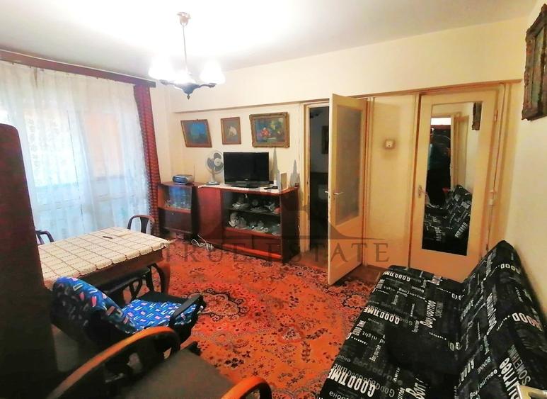 Apartament cu 2 camere semidecomandat în Calea Victoriei
