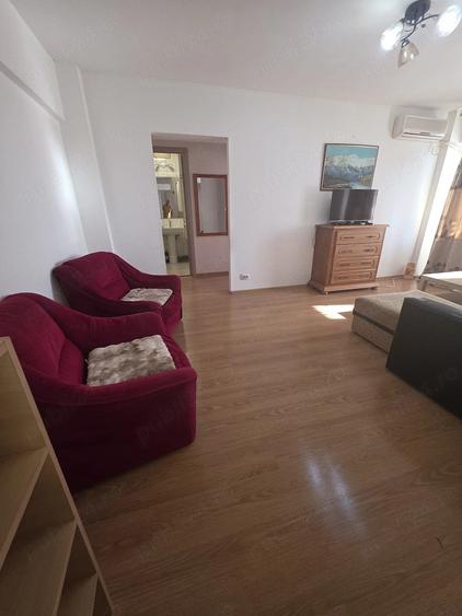 Apartament cu 2 camere semidecomandat în 1 Mai