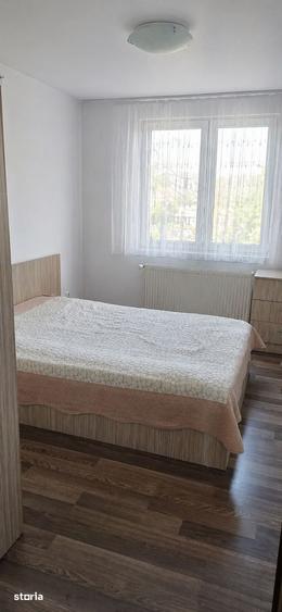 Apartament cu 3 camere decomandat în Tunari