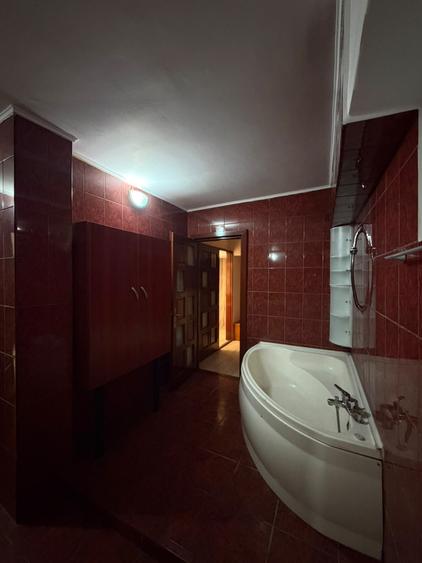 Apartament cu 2 camere semidecomandat, mobilat în Nicolina