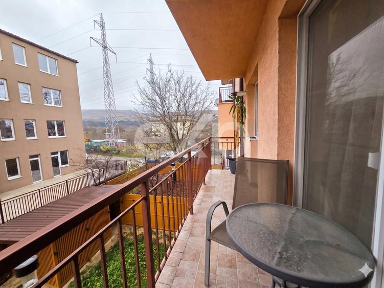 Apartament cu 4 camere decomandat, mobilat în Florești
