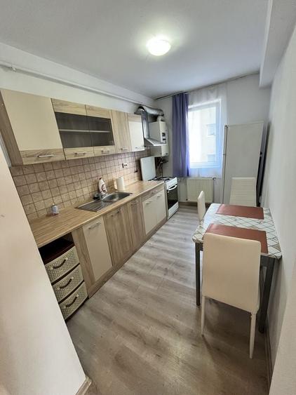 Apartament cu 2 camere decomandat în Florești