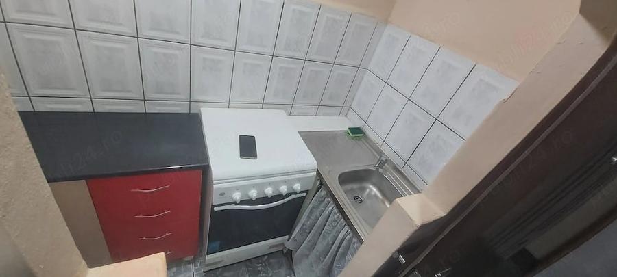 Garsonieră decomandată în Central