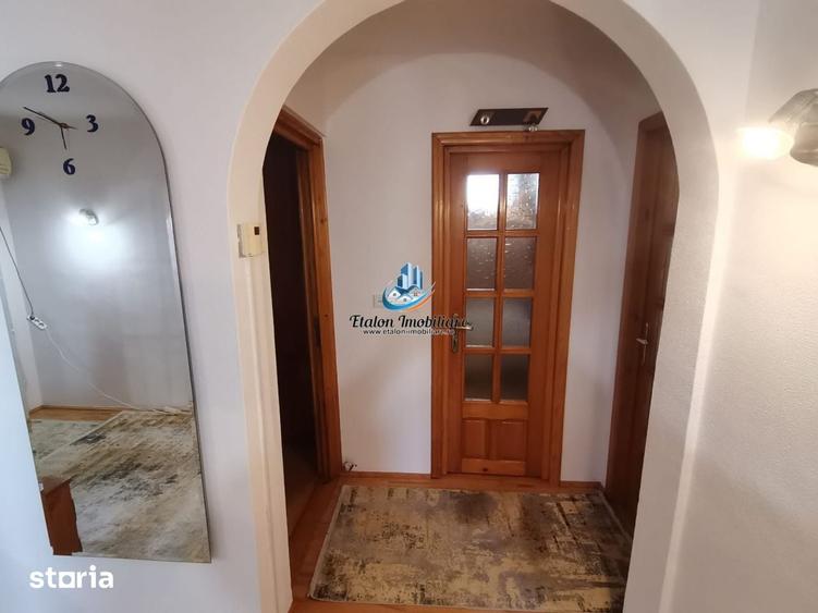 Apartament cu 3 camere decomandat în Calea Romanului