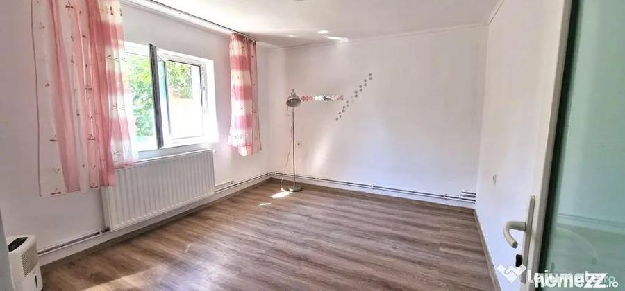 Casă cu 3 camere cu Teren 2100 Mp în Tuzla