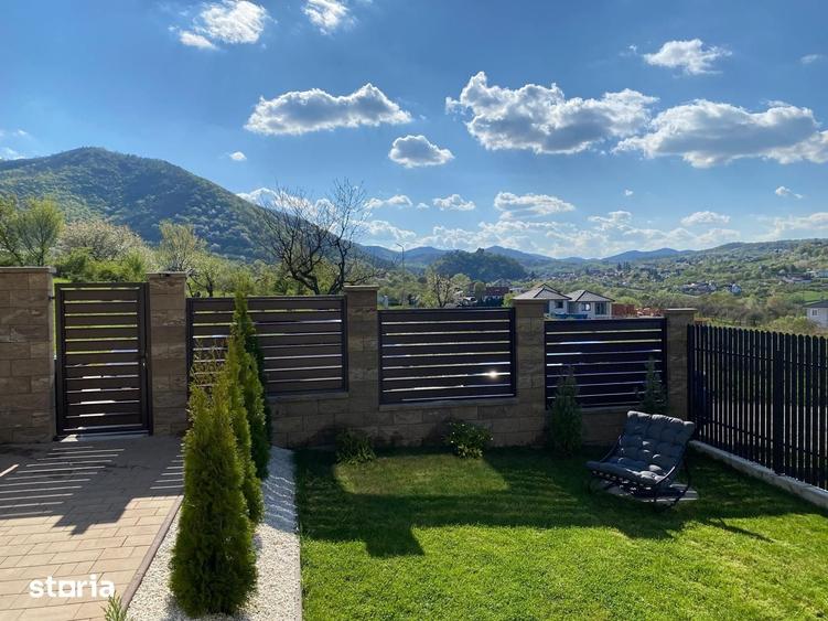 Casă cu 5 camere cu Teren 415 Mp în Central