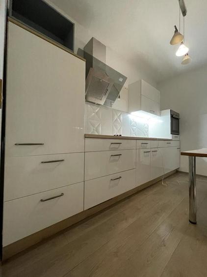 Casă cu 3 camere în Central