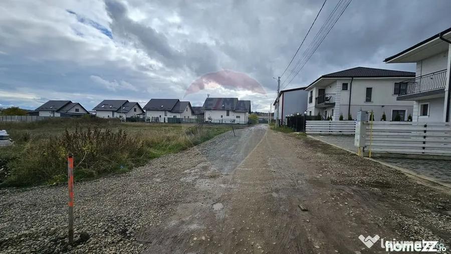 Teren de 720 mp, în Lisaura