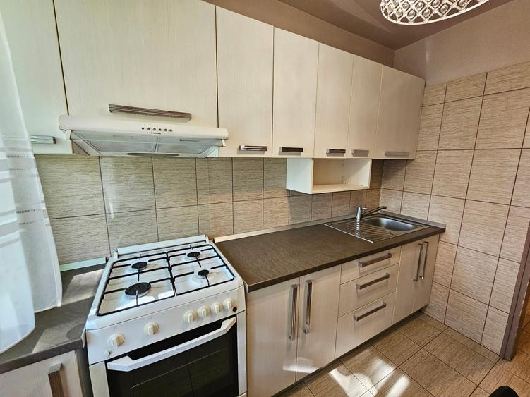 Apartament cu 2 camere semidecomandat în Lacul Tei
