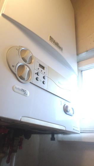 Apartament cu 3 camere decomandat în Capitale