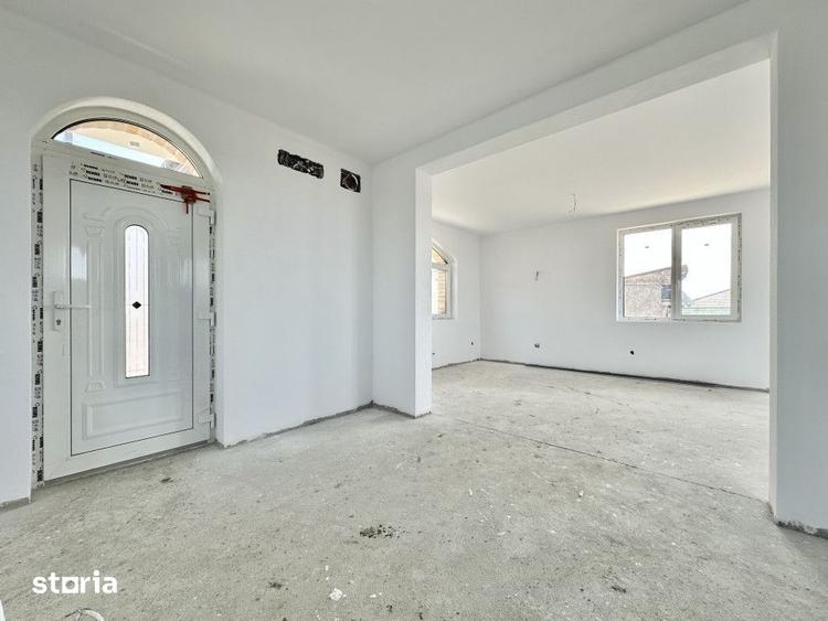 Casă cu 4 camere cu Teren 450 Mp în Apahida