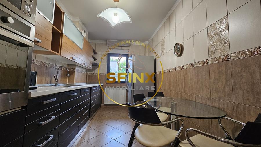 Apartament cu 3 camere decomandat, mobilat în Polonă