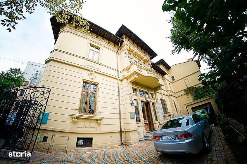 Casă cu 4 camere cu Teren 370 Mp în Romană
