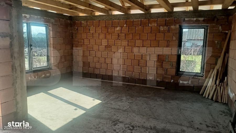 Casă cu 4 camere decomandat în Calbor