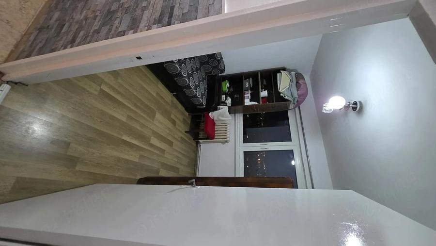 Inchiriez apartament cu 3 camere in zona centrala - 3