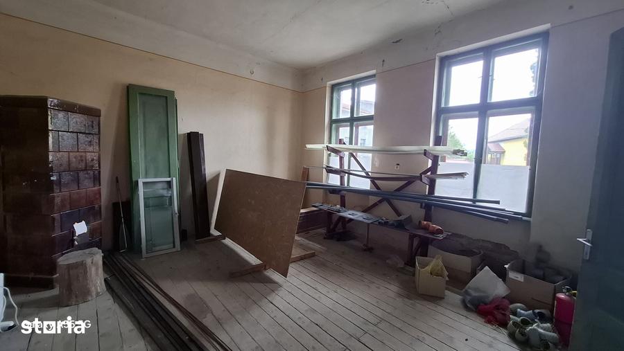 Casă cu 7 camere cu Teren 525 Mp în Ilia
