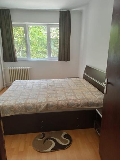 Apartament cu 3 camere semidecomandat în Lujerului