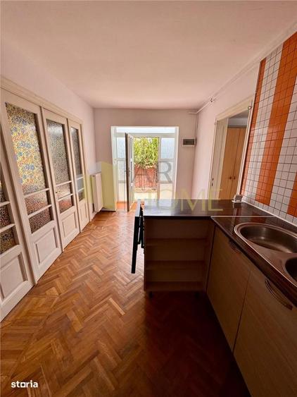 Casă cu 3 camere cu Teren 300 Mp în Central