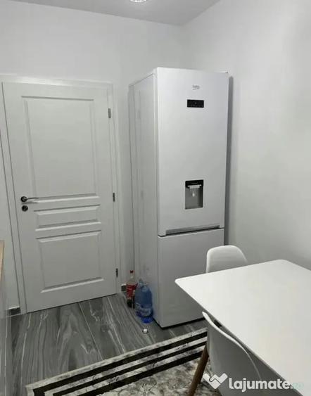 Garsonieră decomandată în Valea Adâncă