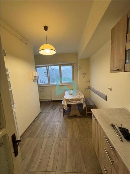Apartament cu 4 camere decomandat în Centrul Civic