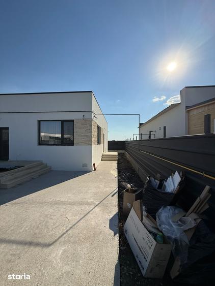Casă cu 3 camere cu Teren 250 Mp în Clinceni