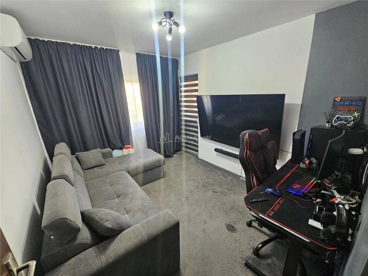Apartament cu 3 camere decomandat în Cuptoare (Reșița)