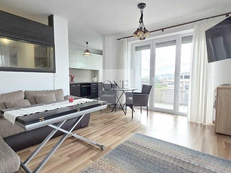 Apartament cu 2 camere decomandat în Tractorul