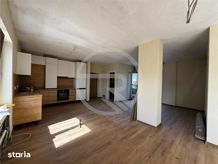 Apartament cu 3 camere semidecomandat în Borhanci
