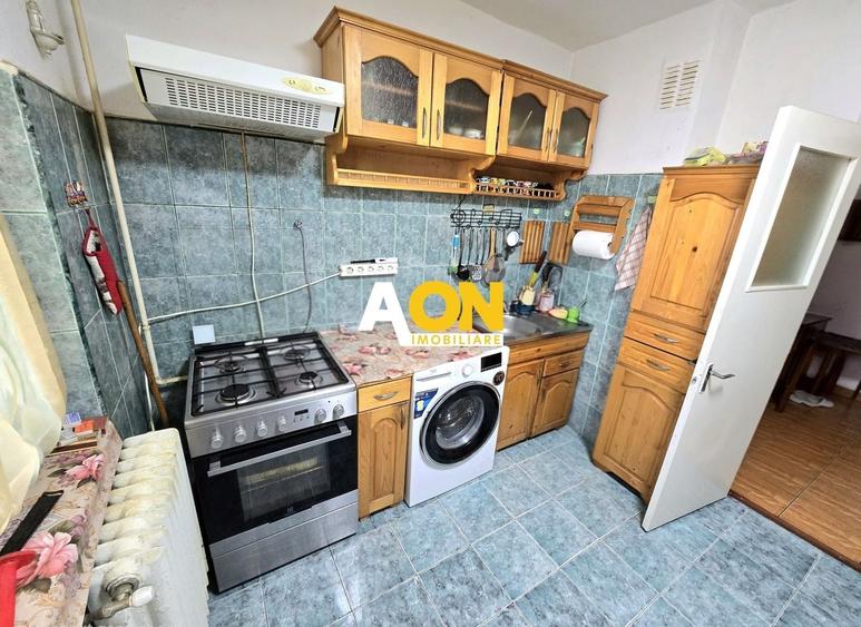 Apartament cu 4 camere decomandat, mobilat în Ampoi 3