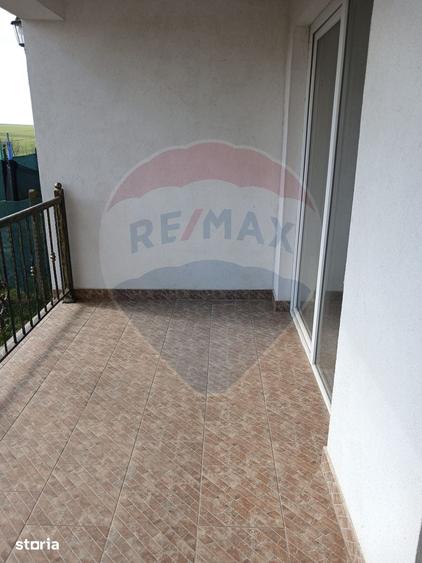 Casă cu 3 camere cu Teren 245 Mp în Valu lui Traian