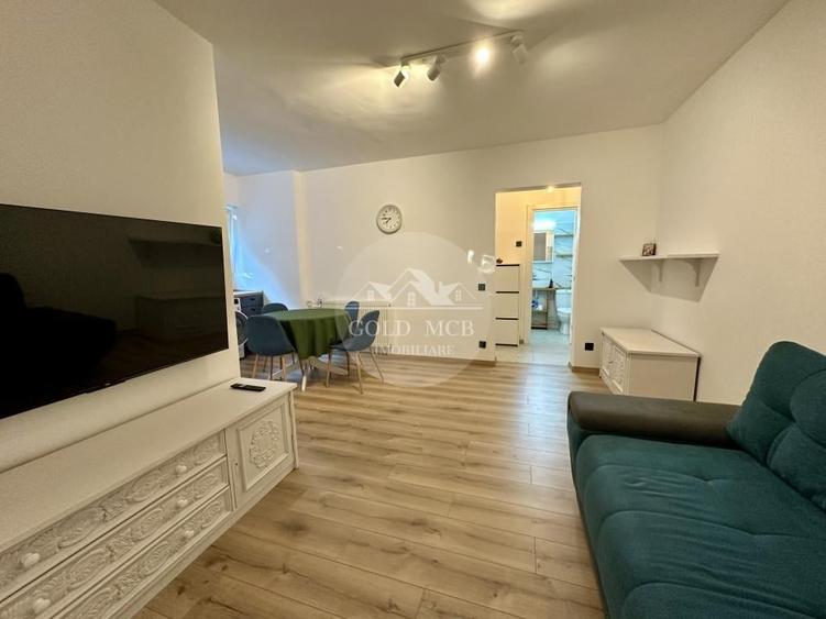 Apartament cu 3 camere semidecomandat, mobilat în Apărătorii Patriei