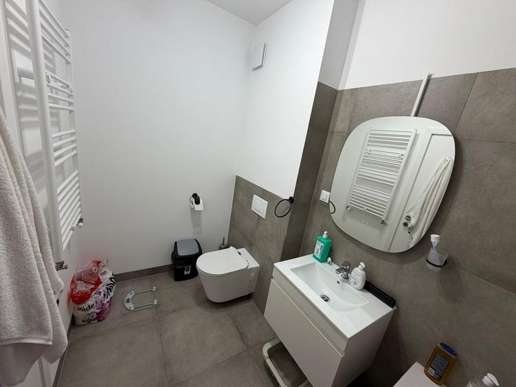 Apartament cu 3 camere decomandat în Sud