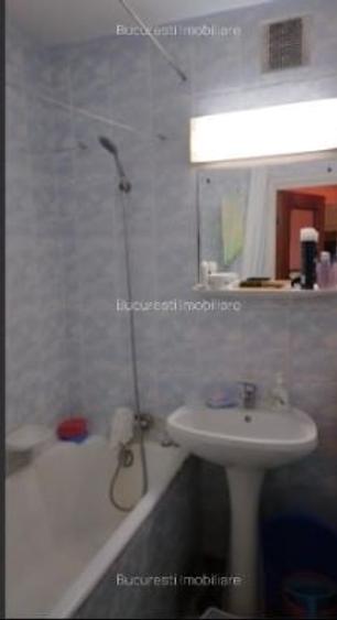 Apartament cu 3 camere semidecomandat în Brâncoveanu