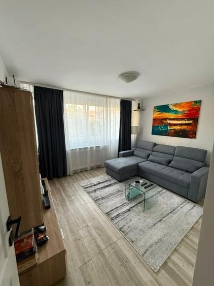 Apartament cu 3 camere decomandat, mobilat în Universitate