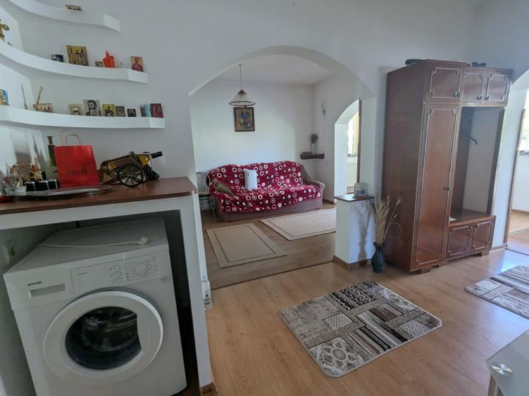 Casă cu 3 camere cu Teren 250 Mp în Central