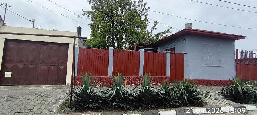 Casă cu 4 camere cu Teren 200 Mp în Central