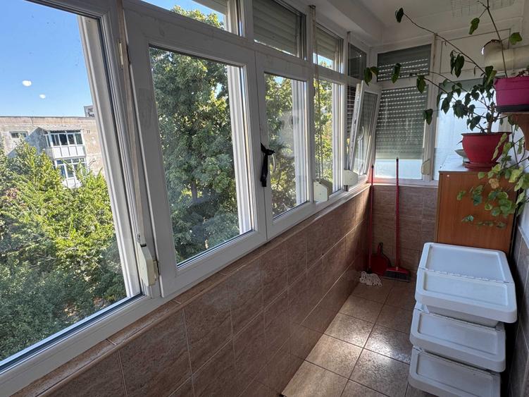 Apartament cu 3 camere decomandat în Brazda lui Novac