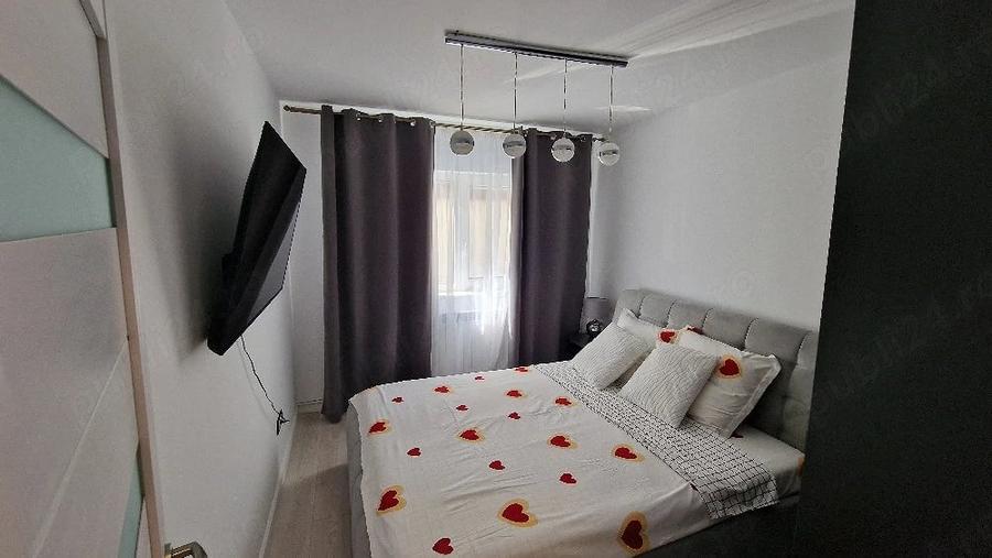 Apartament cu 3 camere decomandat în Dacia