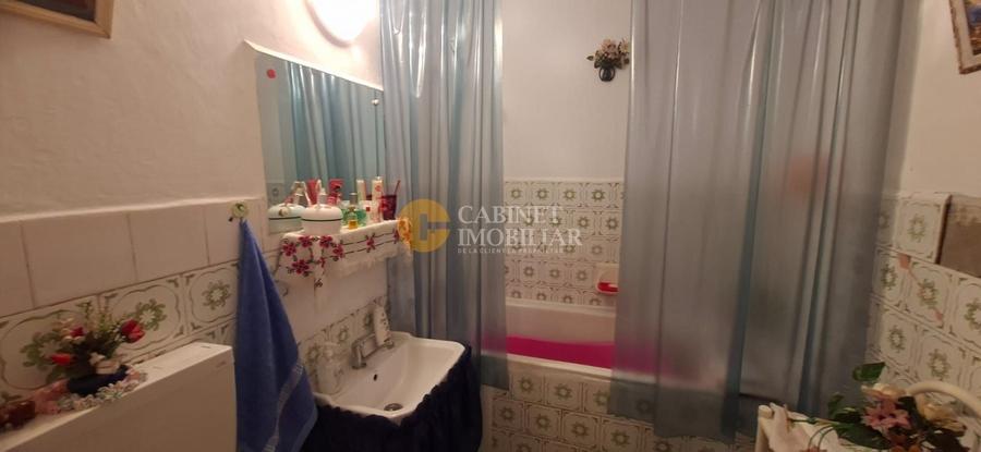 Apartament cu 3 camere decomandat, mobilat în Dancu