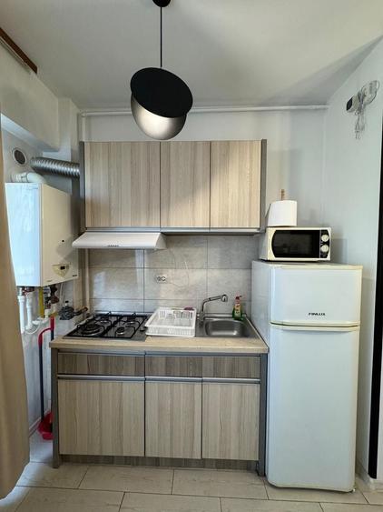 Apartament cu 2 camere semidecomandat, mobilat în Nord