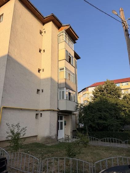 Apartament cu 2 camere decomandat în Ostroveni