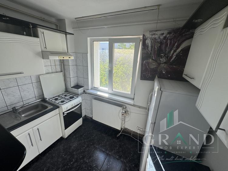 Apartament cu 3 camere semidecomandat, mobilat în Gheorgheni