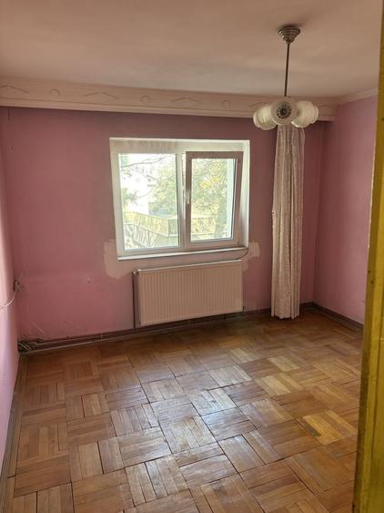 Apartament cu 2 camere decomandat în Eremia
